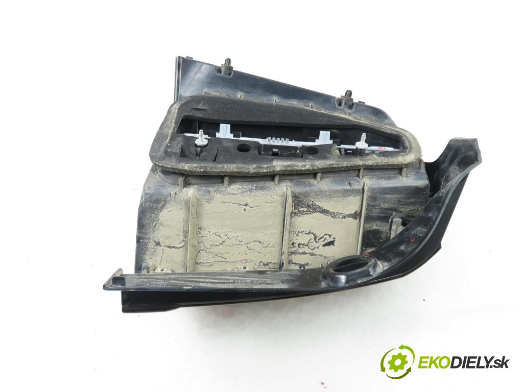 OPEL ZAFIRA B (A05) MINIVAN 2006 74,00 1.9 CDTI 8V 101 - Z 19 DTL 1910,00 Svetlo pravé zadné 24451843