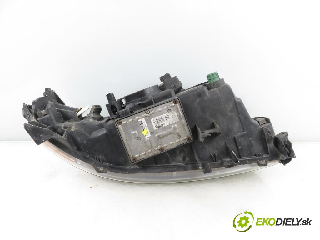 VOLVO V70 II SW (285) KOMBI 2007 136,00 2.4 D5 - D 5244 T4 2400,00 světlo LP 30698846