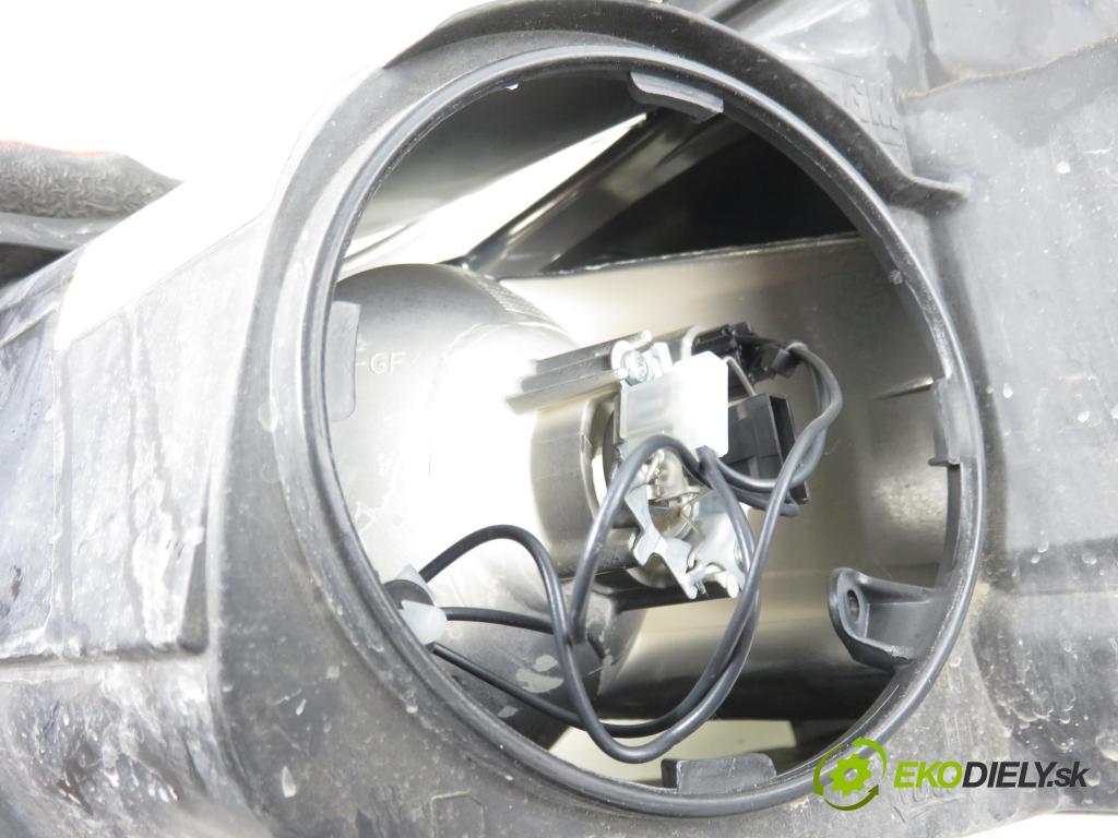 OPEL CORSA D (S07) HB 2010 55,00 1.3 CDTI - Z 13 DTJ 1248,00 Svetlo PP 13186384