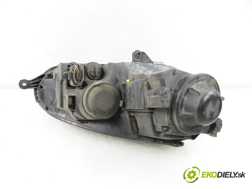 VW GOLF V (1K1) HB 2004 77,00 1.9 TDI PD 105 - BKC 1896,00 světlo LP 1K6941005A ; 0301212201