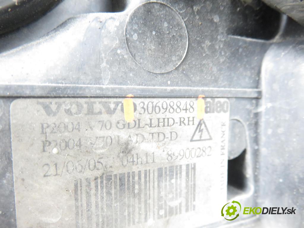 VOLVO V70 II SW (285) KOMBI 2007 136,00 2.4 D5 - D 5244 T4 2400,00 světlo PP 30698848