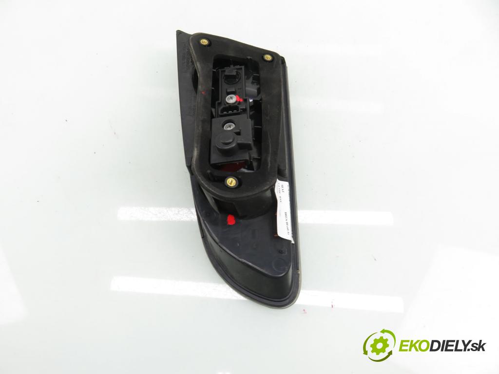 SEAT IBIZA III (6L1) HB 2006 59,00 1.4 TDI - BNV 1422,00 světlo levé zadní kufr 6L6945107F