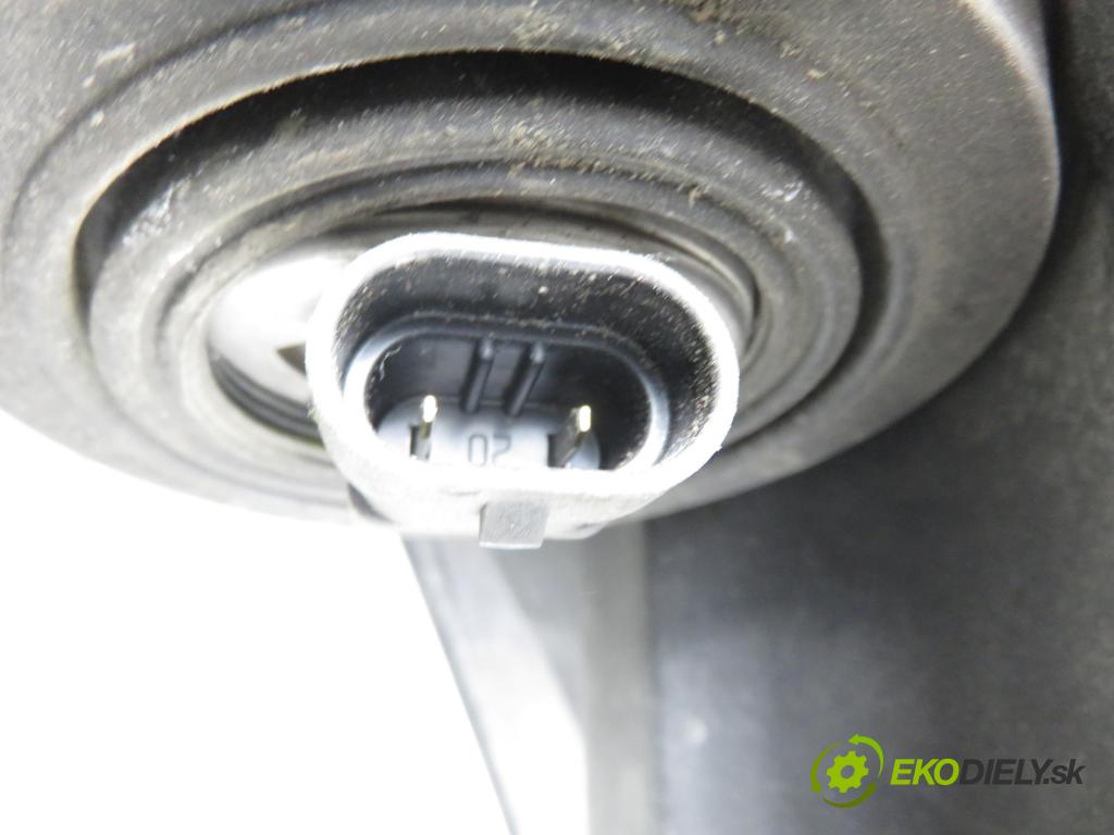 TOYOTA COROLLA Verso (ZER_, ZZE12_, R1_) VAN 2004 85,00 2.0 D-4D (CUR10_) - 1CD-FTV 1995,00 světlo LP
