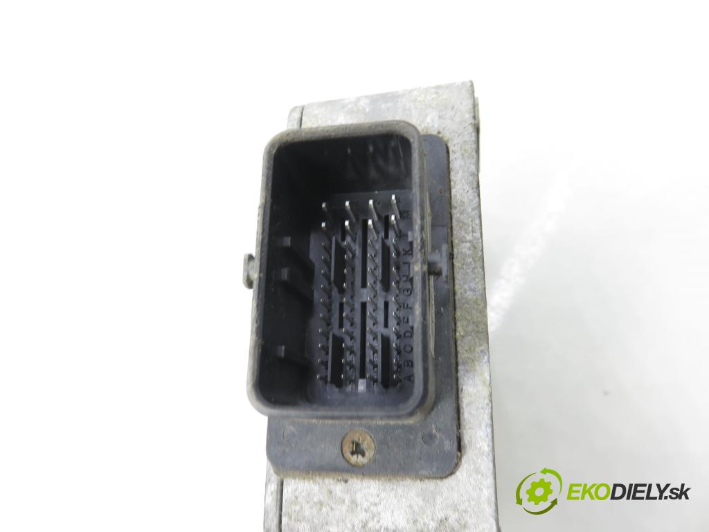 SUZUKI JIMNY (FJ) TERENOWY 2002 59,00 1.3 16V 4WD (SN413) - G13BB 1298,00 řídící jednotka LPG 67R014903