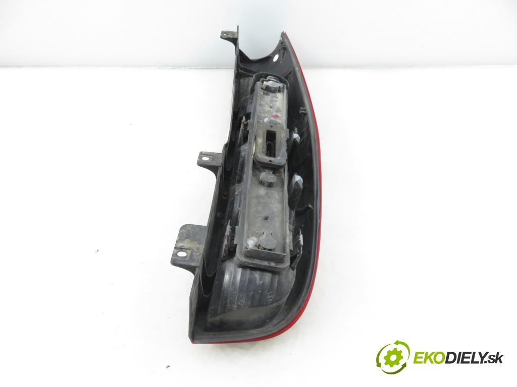 MERCEDES-BENZ VITO / MIXTO Skrzynia (W639) FURGON 2006 0,00 109 CDI - OM 646.980 2148,00 Svetlo ľavé zadné