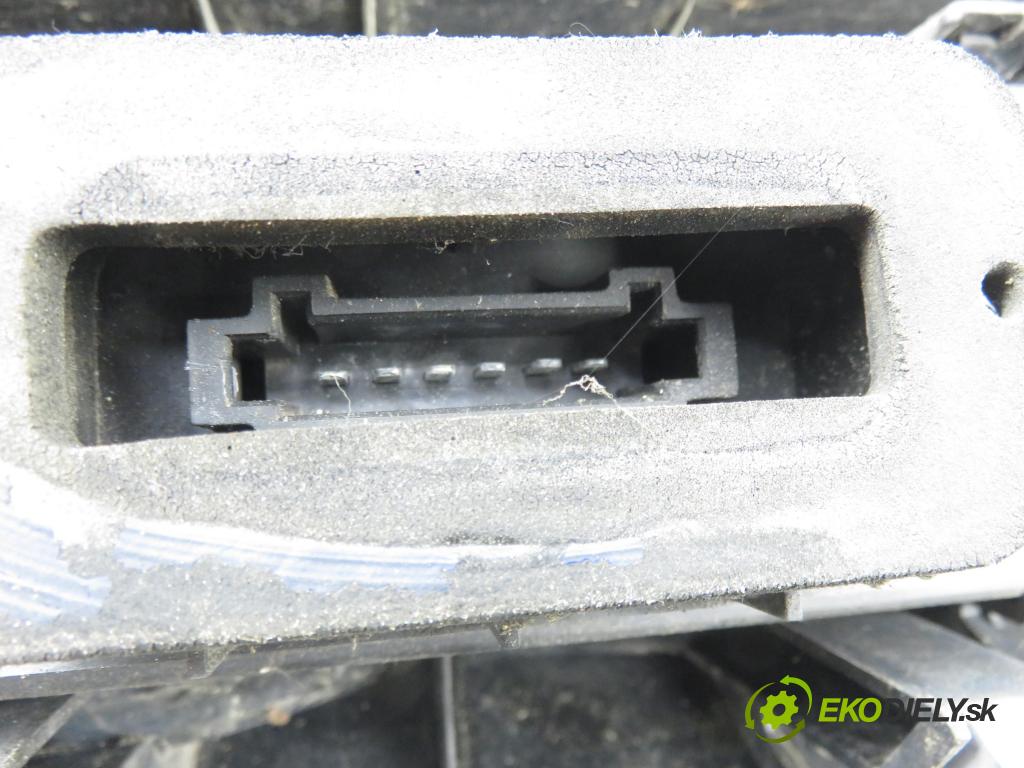 MERCEDES-BENZ VITO / MIXTO Skrzynia (W639) FURGON 2006 0,00 109 CDI - OM 646.980 2148,00 Svetlo ľavé zadné