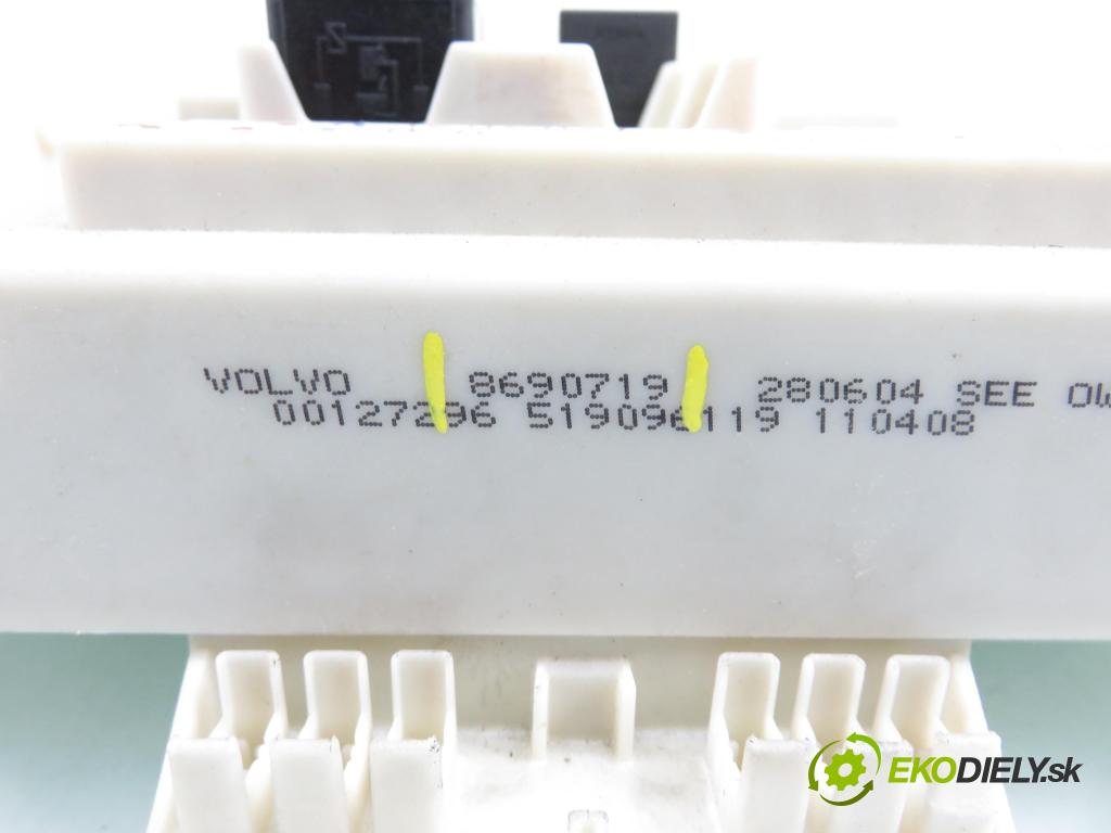 VOLVO V50 (MW) KOMBI 2006 100,00 2.0 D 136 - D 4204 T (PSA) 1997,00 MODUL BSI 8690719