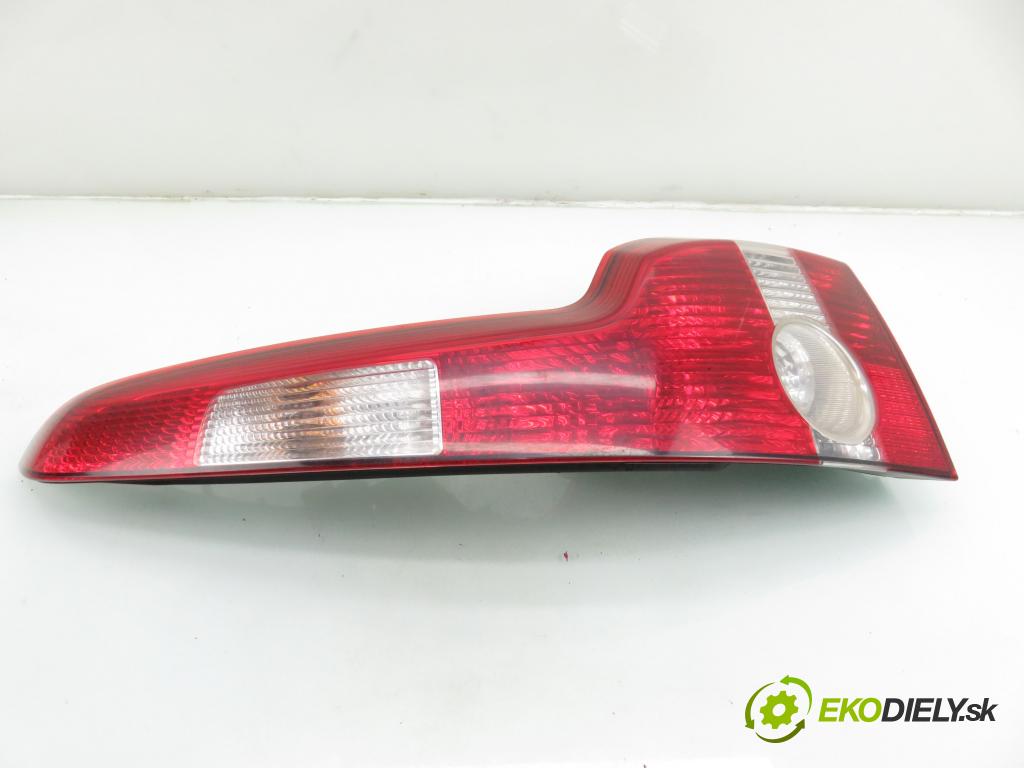 VOLVO V50 (MW) KOMBI 2006 100,00 2.0 D 136 - D 4204 T (PSA) 1997,00 Svetlo pravé zadné 30678748