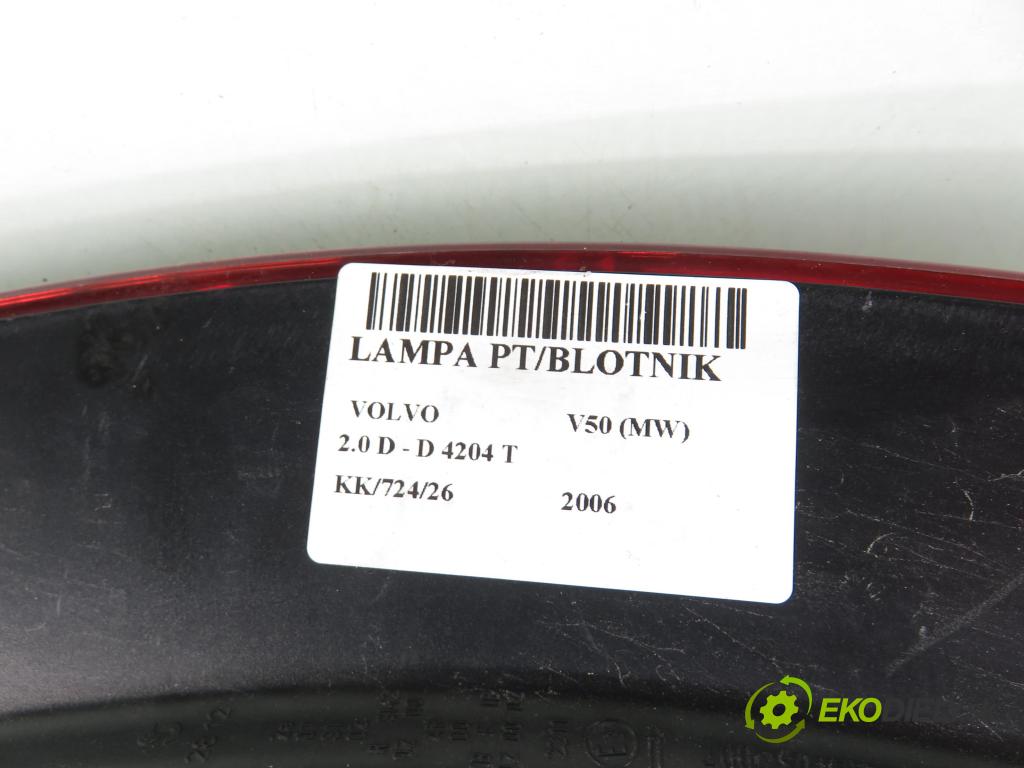 VOLVO V50 (MW) KOMBI 2006 100,00 2.0 D 136 - D 4204 T (PSA) 1997,00 Svetlo pravé zadné 30678748