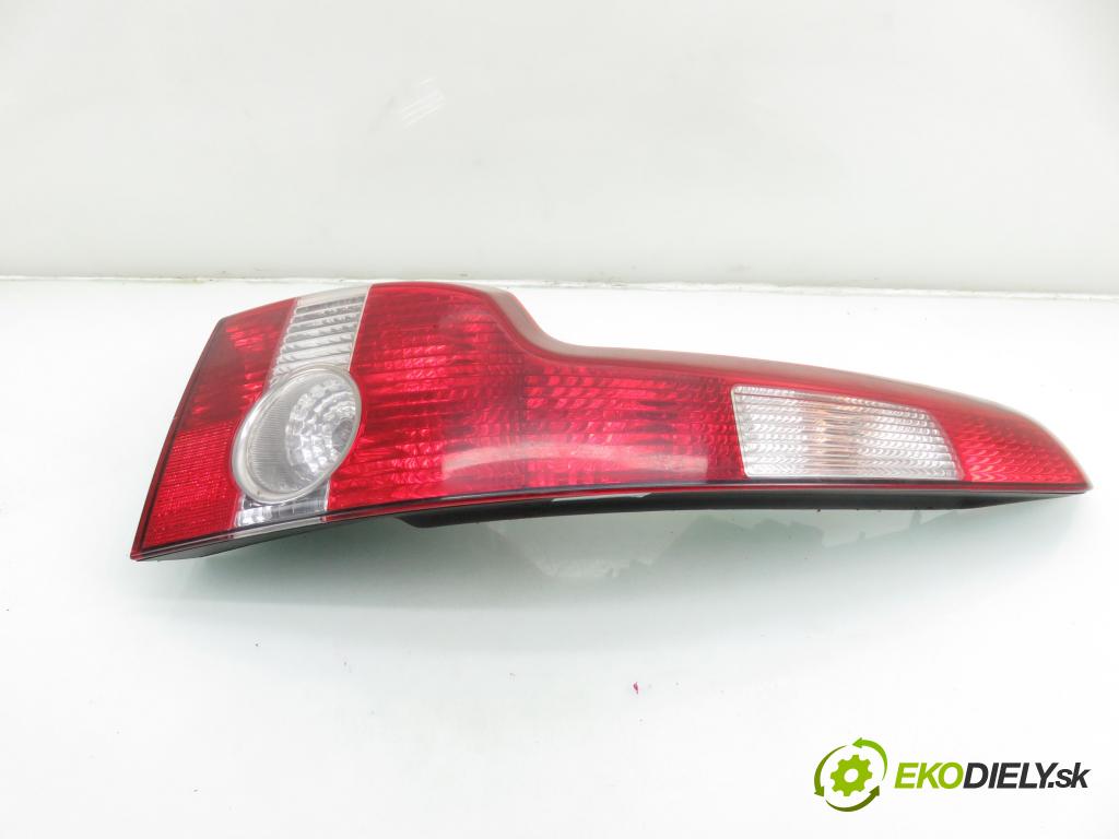 VOLVO V50 (MW) KOMBI 2006 100,00 2.0 D 136 - D 4204 T (PSA) 1997,00 světlo levé zadní 30678745