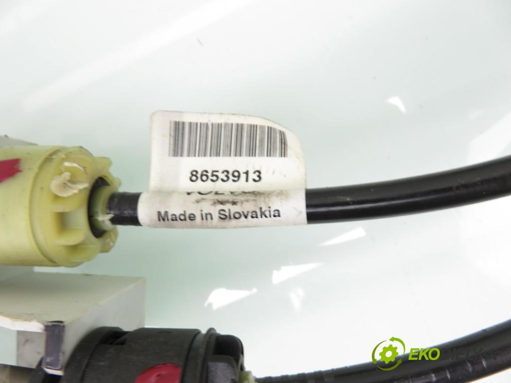 VOLVO V50 (MW) KOMBI 2006 100,00 2.0 D 136 - D 4204 T (PSA) 1997,00 ZVEDÁK: 30735291
