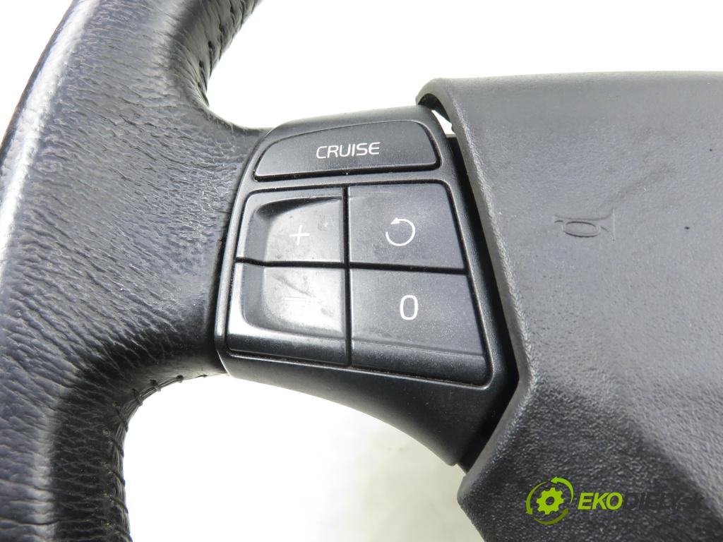 VOLVO V50 (MW) KOMBI 2006 100,00 2.0 D 136 - D 4204 T (PSA) 1997,00 Volant PV55160060 ; 8687335 ; 30615725 (Volant)