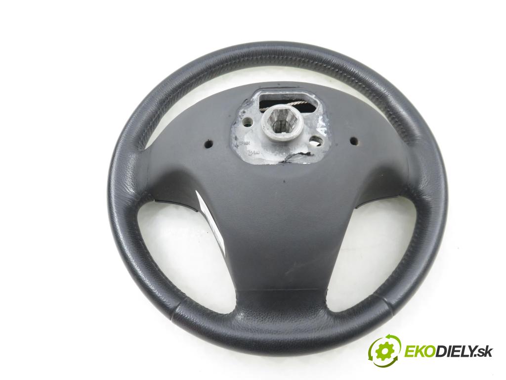 VOLVO V50 (MW) KOMBI 2006 100,00 2.0 D 136 - D 4204 T (PSA) 1997,00 Volant PV55160060 ; 8687335 ; 30615725 (Volant)