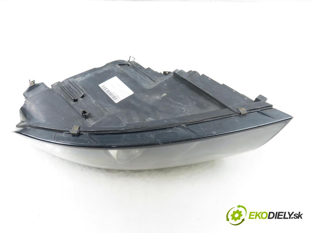 VOLVO V50 (MW) KOMBI 2006 100,00 2.0 D 136 - D 4204 T (PSA) 1997,00 Svetlo LP 30698885
