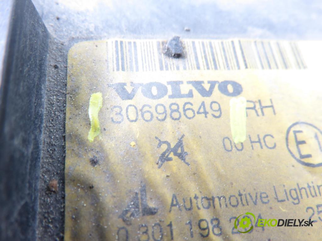 VOLVO V50 (MW) KOMBI 2006 100,00 2.0 D 136 - D 4204 T (PSA) 1997,00 světlo PP 30698649