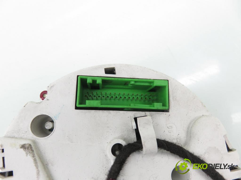 AUDI A3 (8L1) HB 2000 81,00 1.9 TDI 110 - AHF 1896,00 prístrojovka elektrický 8L0920900E