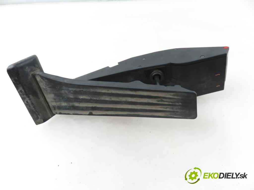 BMW 5 Touring (E39) KOMBI 2001 135,00 530 d - M57 D30 (306D1) 2926,00 potenciometr plynového pedálu 6753518 (Potenciometr plynového pedálu)