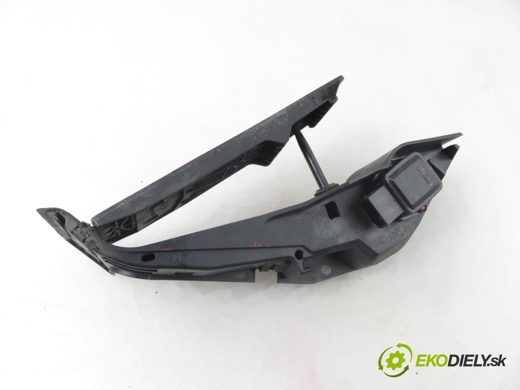 BMW 5 Touring (E39) KOMBI 2001 135,00 530 d - M57 D30 (306D1) 2926,00 Potenciometer plynu 6753518 (Potenciometer plynového pedálu)