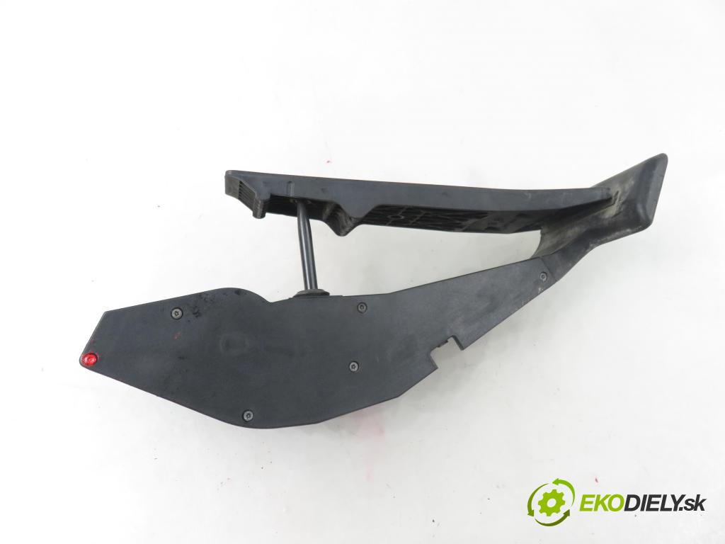 BMW 5 Touring (E39) KOMBI 2001 135,00 530 d - M57 D30 (306D1) 2926,00 Potenciometer plynu 6753518 (Potenciometer plynového pedálu)