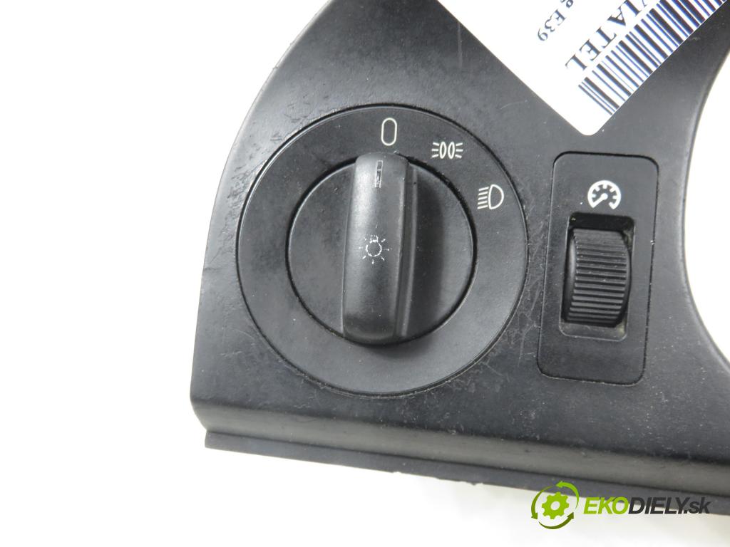 BMW 5 Touring (E39) KOMBI 2001 135,00 530 d - M57 D30 (306D1) 2926,00 prepínač svetlá 8159735 ; 8363683 ; 8363684