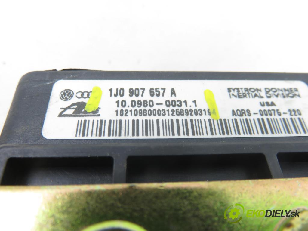 VW GOLF IV (1J1) HB 2001 74,00 1.6 - APF 1595,00 snímač ESP 1J0907657A ; 1J1907637A ; 1J0907651A