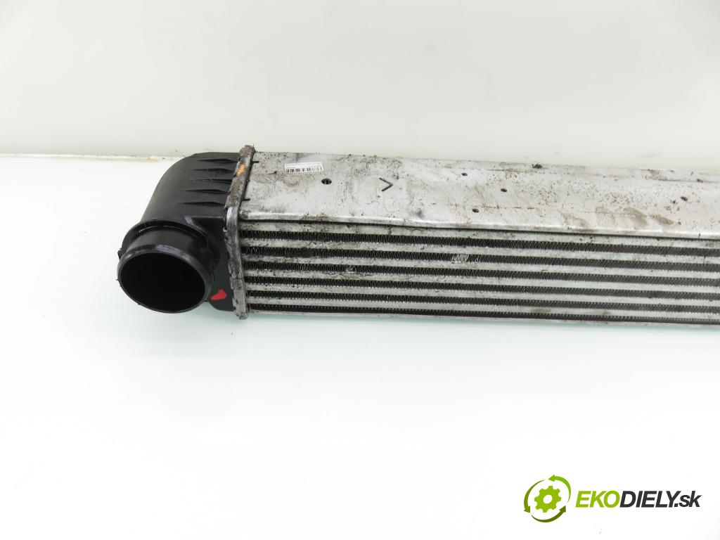 BMW 5 Touring (E39) KOMBI 2001 135,00 530 d - M57 D30 (306D1) 2926,00 chladič intercooler
