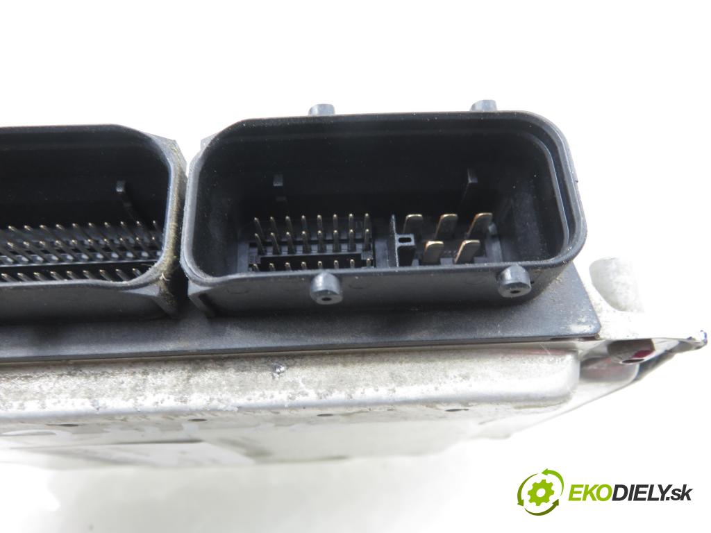 VW GOLF IV (1J1) HB 2000 66,00 1.9 TDI 90 - ALH 1896,00 Riadiaca jednotka Motor 038906012M ; 0281001979