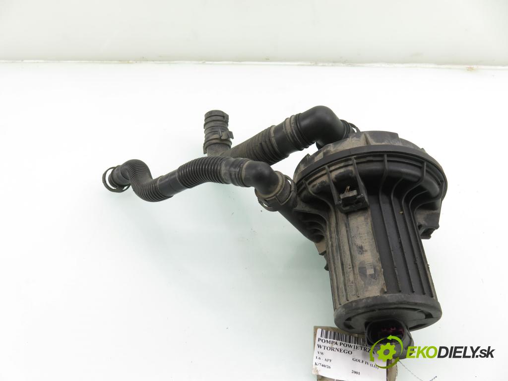 VW GOLF IV (1J1) HB 2001 74,00 1.6 - APF 1595,00 Pumpa vzduchu 72273803 ; 06A959253B ; 06A131333C