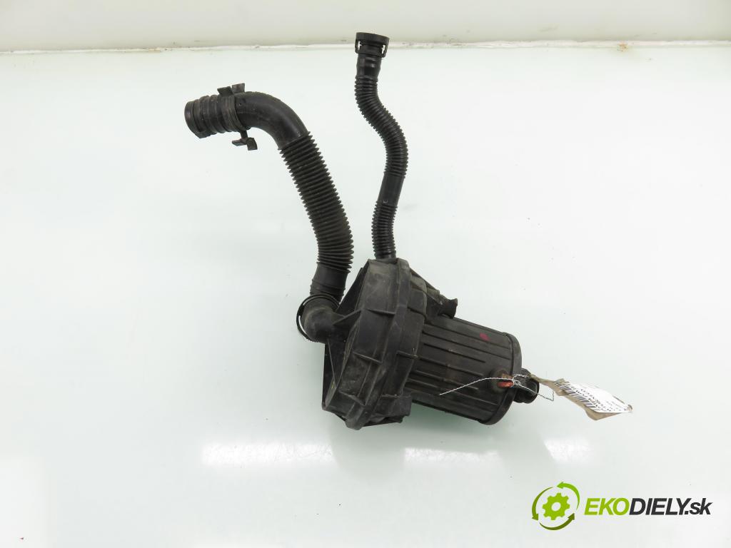 VW GOLF IV (1J1) HB 2001 74,00 1.6 - APF 1595,00 Pumpa vzduchu 72273803 ; 06A959253B ; 06A131333C