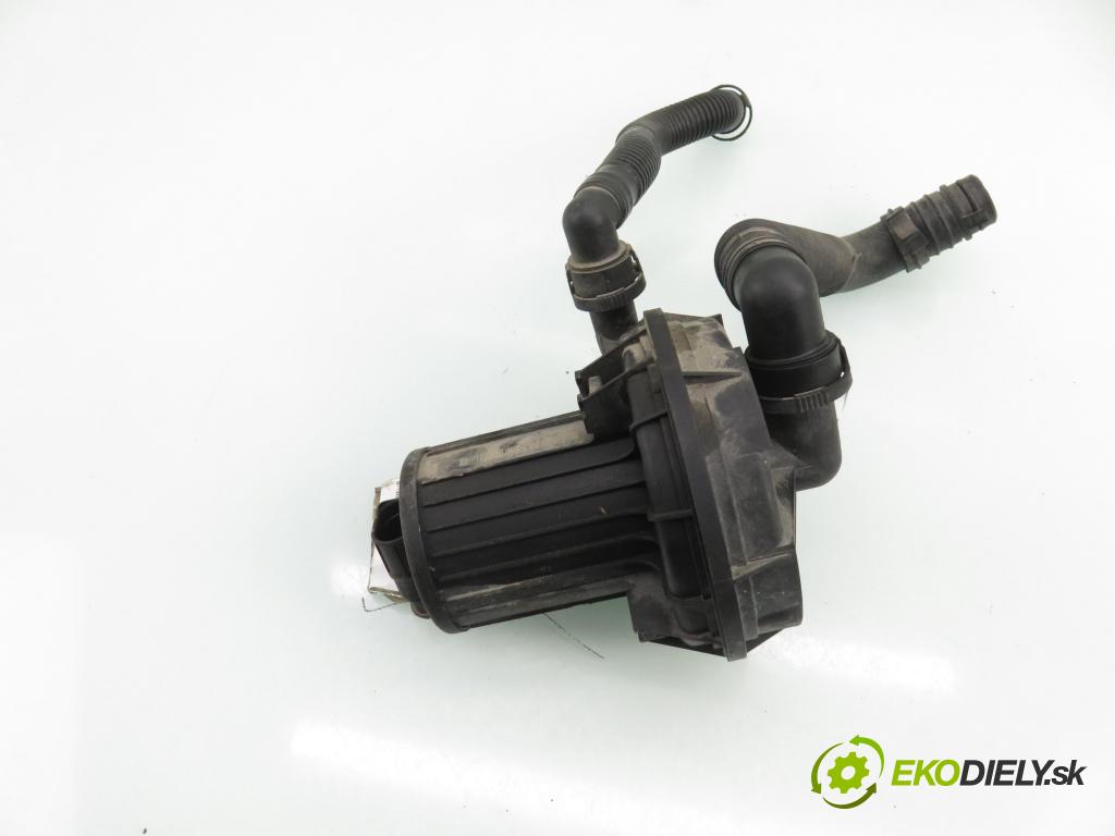 VW GOLF IV (1J1) HB 2001 74,00 1.6 - APF 1595,00 Pumpa vzduchu 72273803 ; 06A959253B ; 06A131333C