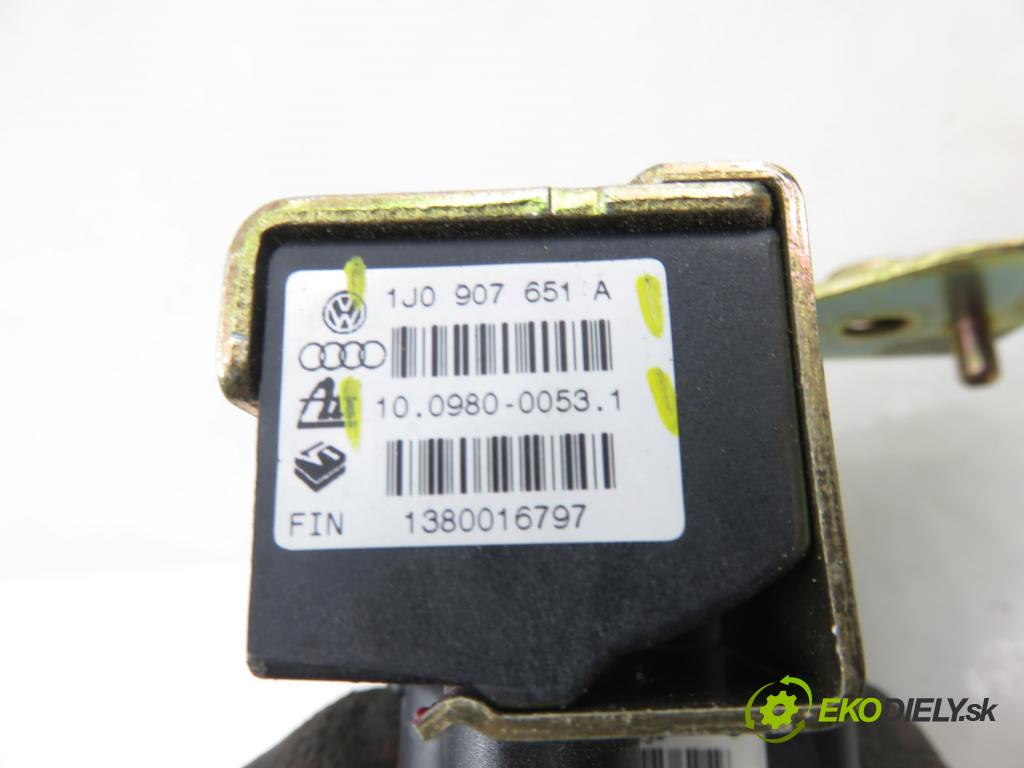 AUDI A3 (8L1) HB 2000 81,00 1.9 TDI 110 - AHF 1896,00 snímač ESP 1J0907657A ; 1J1907637A ; 1J0907651A