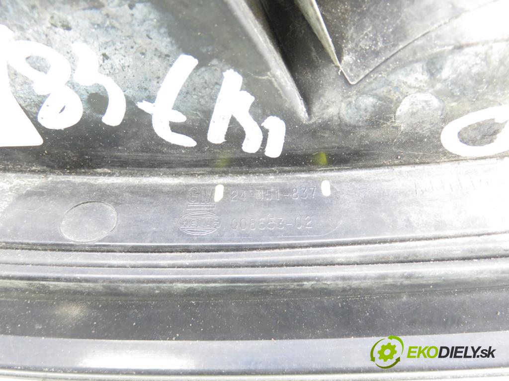 OPEL ASTRA H (A04) HB 2004 59,00 1.7 CDTI - Z 17 DTL 1686,00 Svetlo pravé zadné 24451837