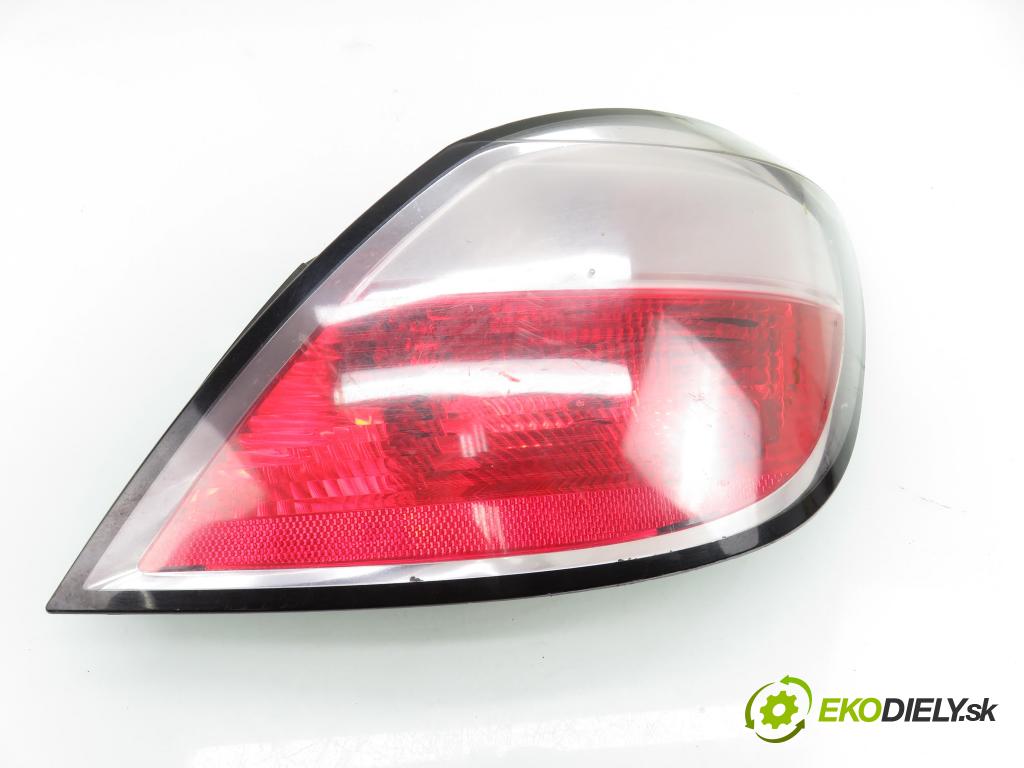 OPEL ASTRA H (A04) HB 2004 59,00 1.7 CDTI - Z 17 DTL 1686,00 Svetlo pravé zadné 24451837