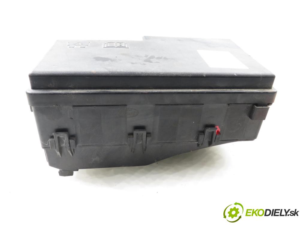 FORD FOCUS II (DA_, HCP) HB 2005 100,00 2.0 TDCi - G6DD 1997,00 Skrinka POJISTKY: 3M5T14K733NMG ; 3M5T14A076AC