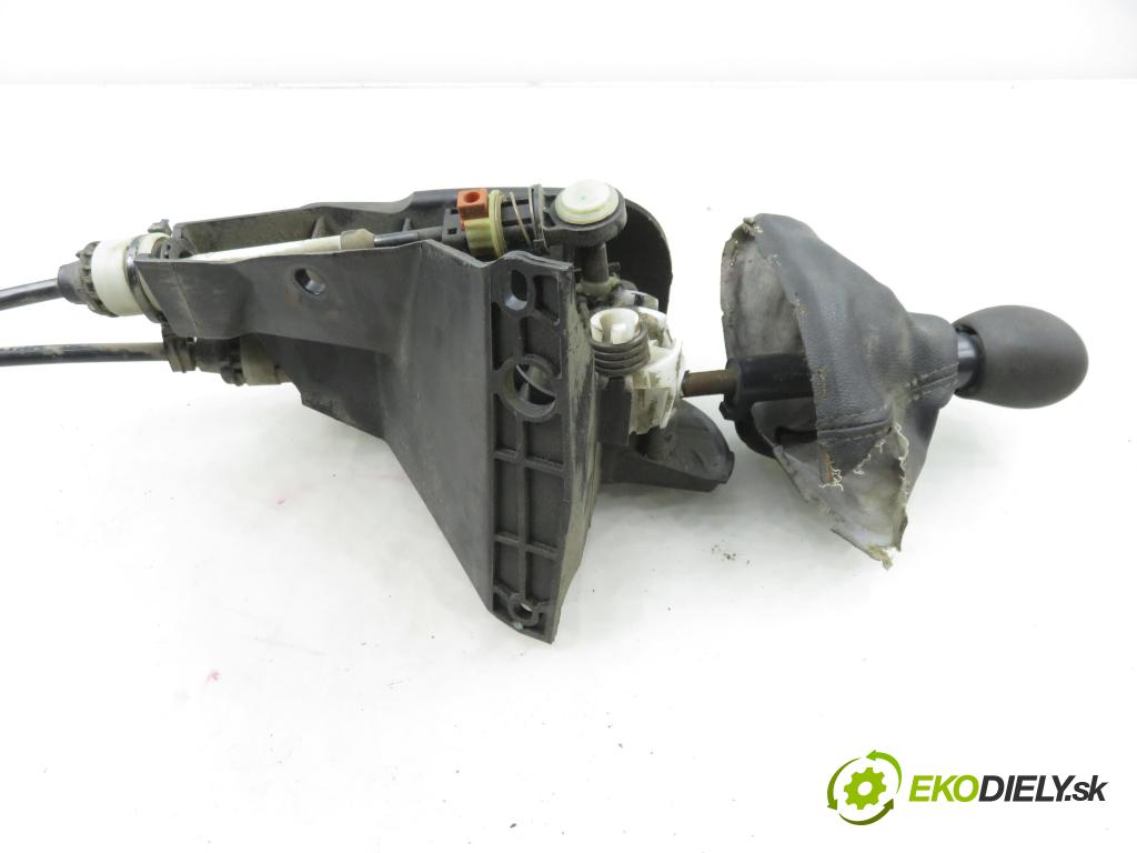 RENAULT MASTER III Skrzynia (FV) FURGON 2012 92,00 2.3 dCi 125 FWD (FV0C, FV0D) - M9T 676 2298,00 ZVEDÁK: