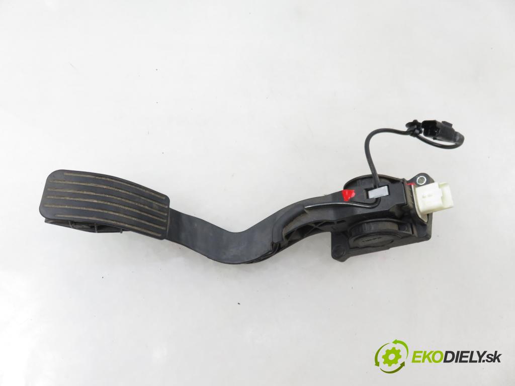 CITROEN C4 I (LC_) HB 2004 80,00 1.6 HDi 109 - 9HZ (DV6TED4) 1560,00 potenciometr plynového pedálu 0280755001 ; 9650889180 (Potenciometr plynového pedálu)