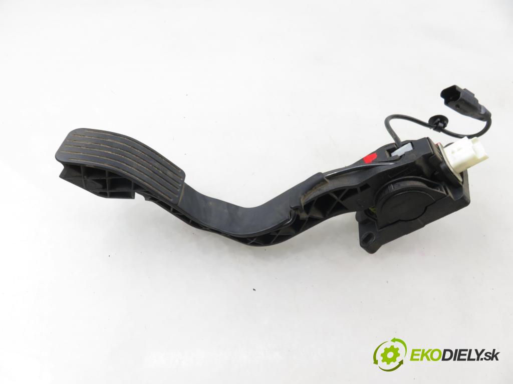 CITROEN C4 I (LC_) HB 2004 80,00 1.6 HDi 109 - 9HZ (DV6TED4) 1560,00 potenciometr plynového pedálu 0280755001 ; 9650889180 (Potenciometr plynového pedálu)