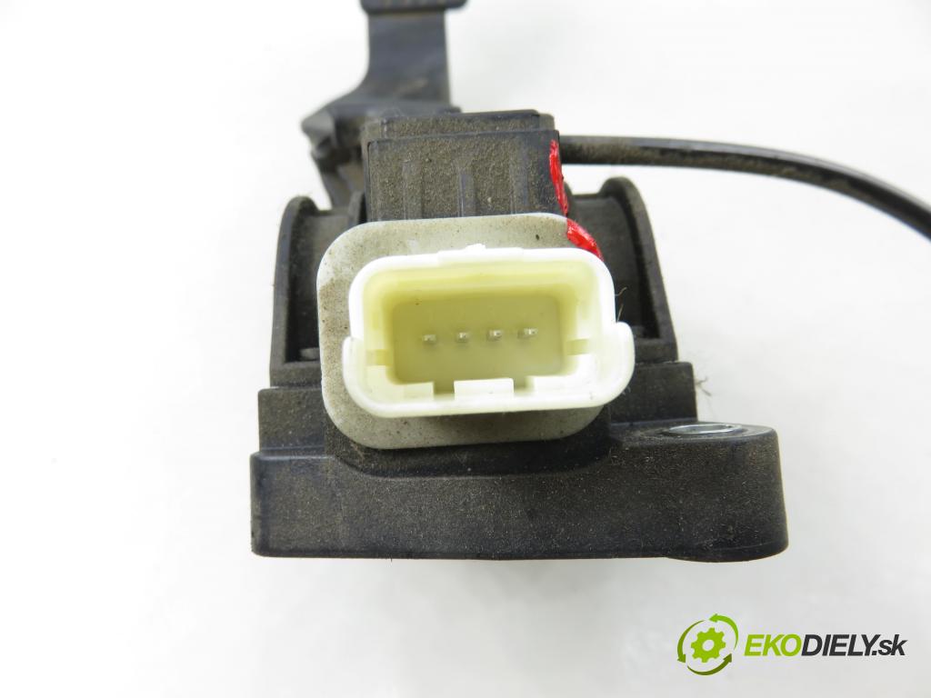 CITROEN C4 I (LC_) HB 2004 80,00 1.6 HDi 109 - 9HZ (DV6TED4) 1560,00 potenciometr plynového pedálu 0280755001 ; 9650889180 (Potenciometr plynového pedálu)