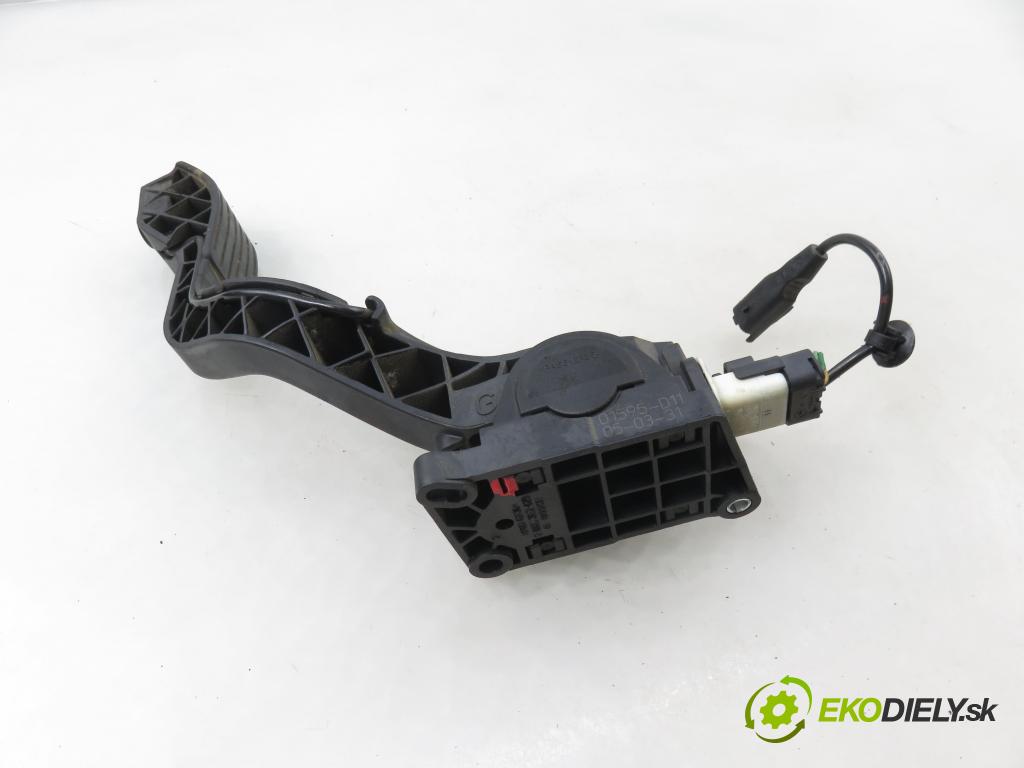 CITROEN C4 I (LC_) HB 2004 80,00 1.6 HDi 109 - 9HZ (DV6TED4) 1560,00 potenciometr plynového pedálu 0280755001 ; 9650889180 (Potenciometr plynového pedálu)