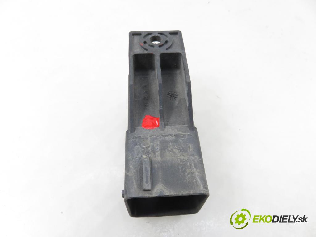 FORD FOCUS II (DA_, HCP) HB 2005 100,00 2.0 TDCi - G6DD 1997,00 RELÉ: JÚN: 3M5T12A343AA ; 51252003