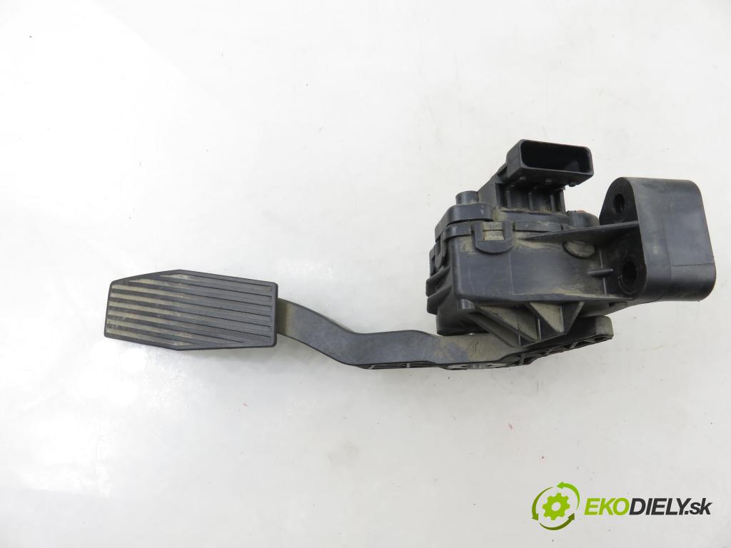 OPEL ASTRA H (A04) HB 2004 59,00 1.7 CDTI - Z 17 DTL 1686,00 Potenciometer plynu 01094604 (Potenciometer plynového pedálu)