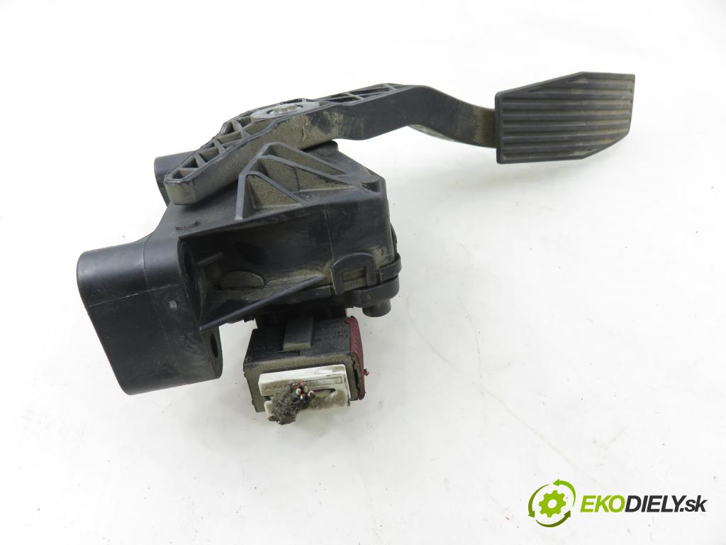 OPEL ASTRA H (A04) HB 2004 59,00 1.7 CDTI - Z 17 DTL 1686,00 Potenciometer plynu 01094604 (Potenciometer plynového pedálu)
