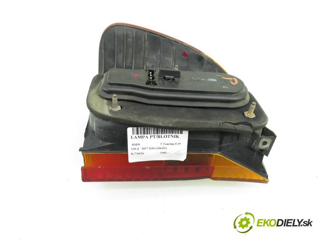 BMW 5 Touring (E39) KOMBI 2001 135,00 530 d - M57 D30 (306D1) 2926,00 Svetlo pravé zadné 8371324