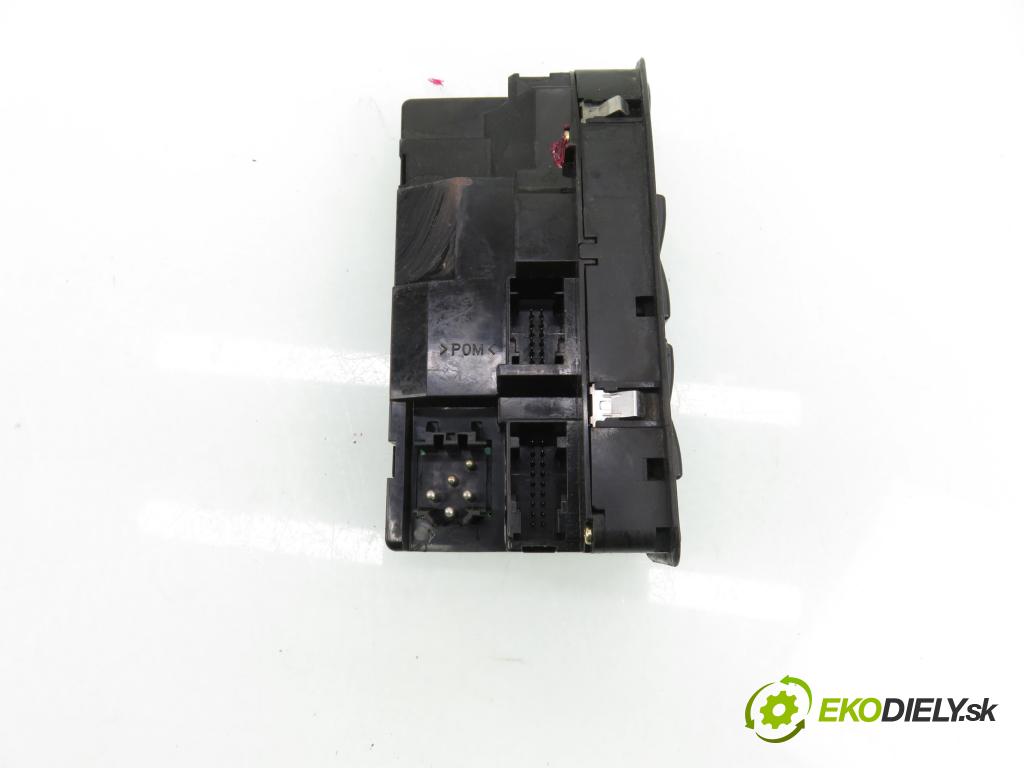 BMW 5 Touring (E39) KOMBI 2001 135,00 530 d - M57 D30 (306D1) 2926,00 Panel ovládania okien 6904306
