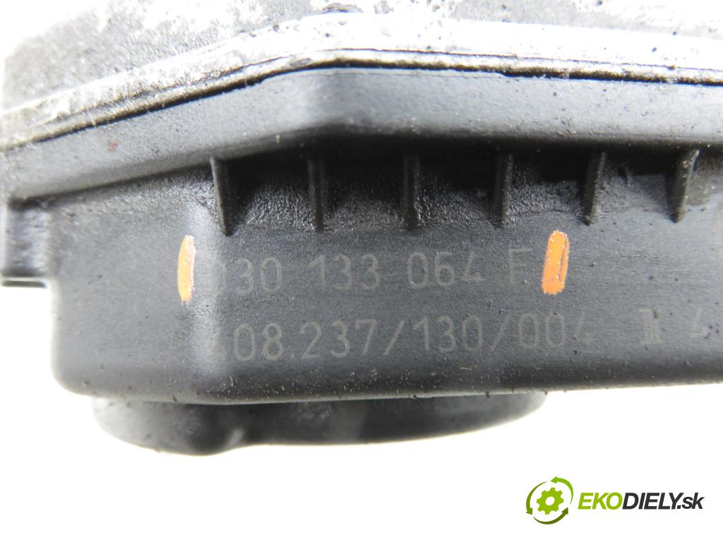 VW POLO (6N1) HB 1998 44,00 1.4 60 1390,00 škrtíci klapka 030133064F (Škrticí klapka)