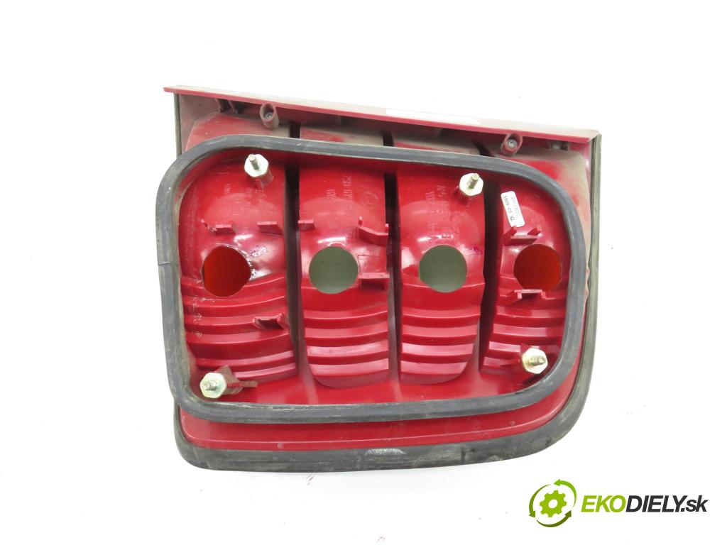SKODA FABIA I SEDAN (6Y3) SEDAN 2004 55,00 1.4 16V - BBY 1390,00 Svetlo ľavé zadné 6Y9945095B ; 6Y9945111B