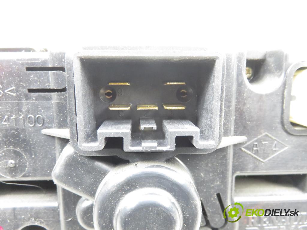 RENAULT MASTER III Skrzynia (FV) FURGON 2011 92,00 2.3 dCi 125 FWD (FV0C, FV0D) - M9T 676 2298,00 Panel kúrenia KLIMATIZACE: 275100013R