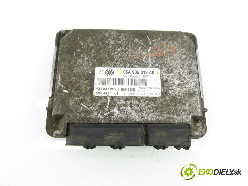 VW BORA (1J2) SEDAN 1999 74,00 1.6 - AKL 1595,00 Riadiaca jednotka Motor 5WP441704 ; 06A906019AK