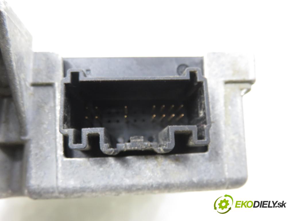 RENAULT MASTER III Skrzynia (FV) FURGON 2011 92,00 2.3 dCi 125 FWD (FV0C, FV0D) - M9T 676 2298,00 MODUL air BAG 8200942209A ; 611136500