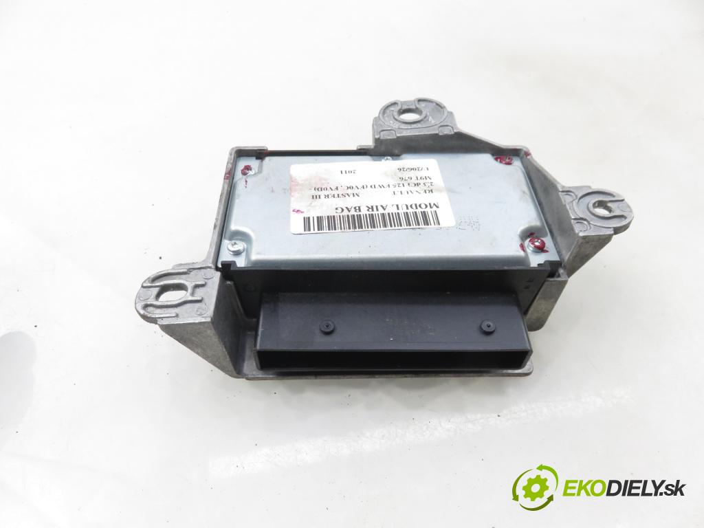 RENAULT MASTER III Skrzynia (FV) FURGON 2011 92,00 2.3 dCi 125 FWD (FV0C, FV0D) - M9T 676 2298,00 MODUL air BAG 8200942209A ; 611136500